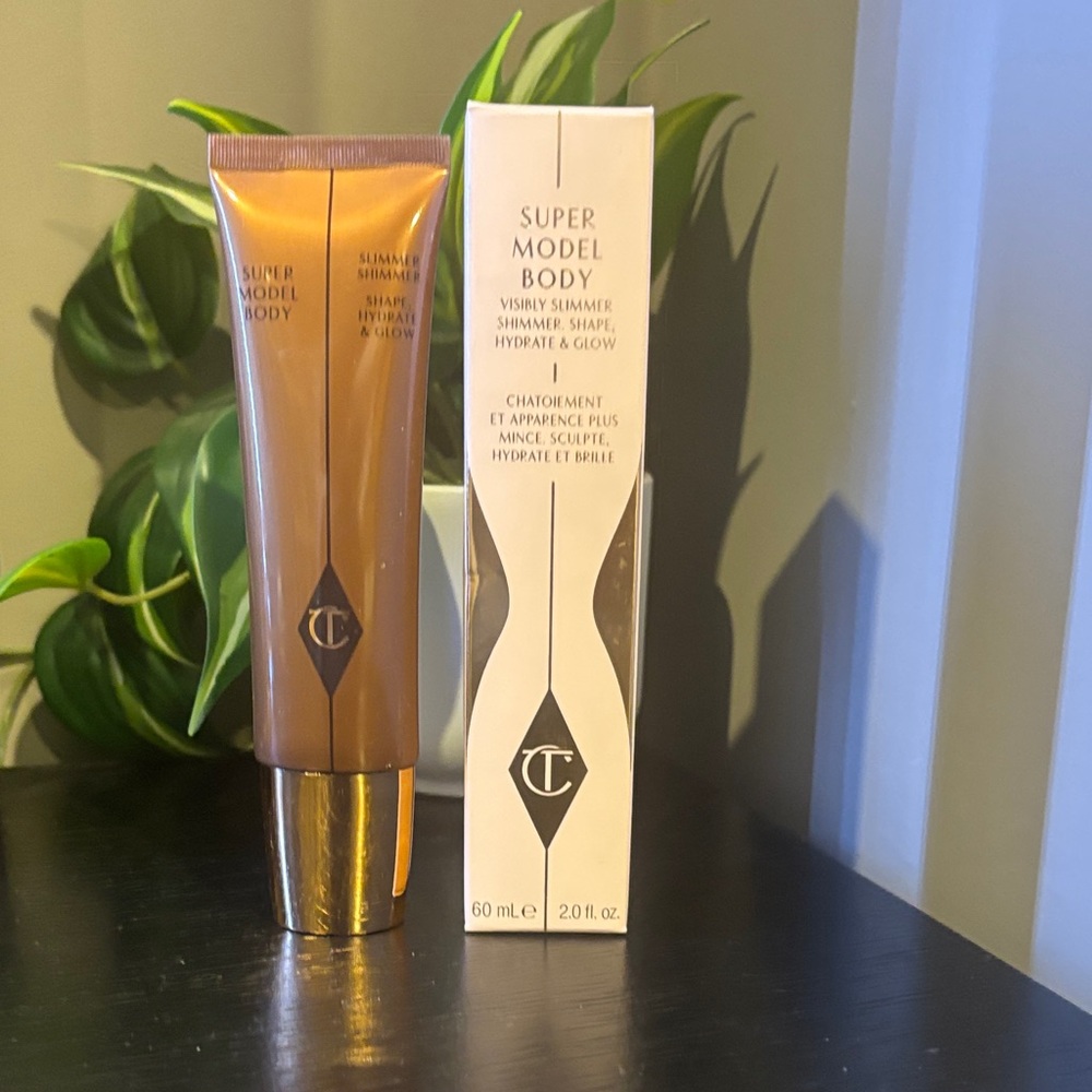 $65 Charlotte Tilbury Supermodel Body Shimmer HIGHLIGHTER LOTION